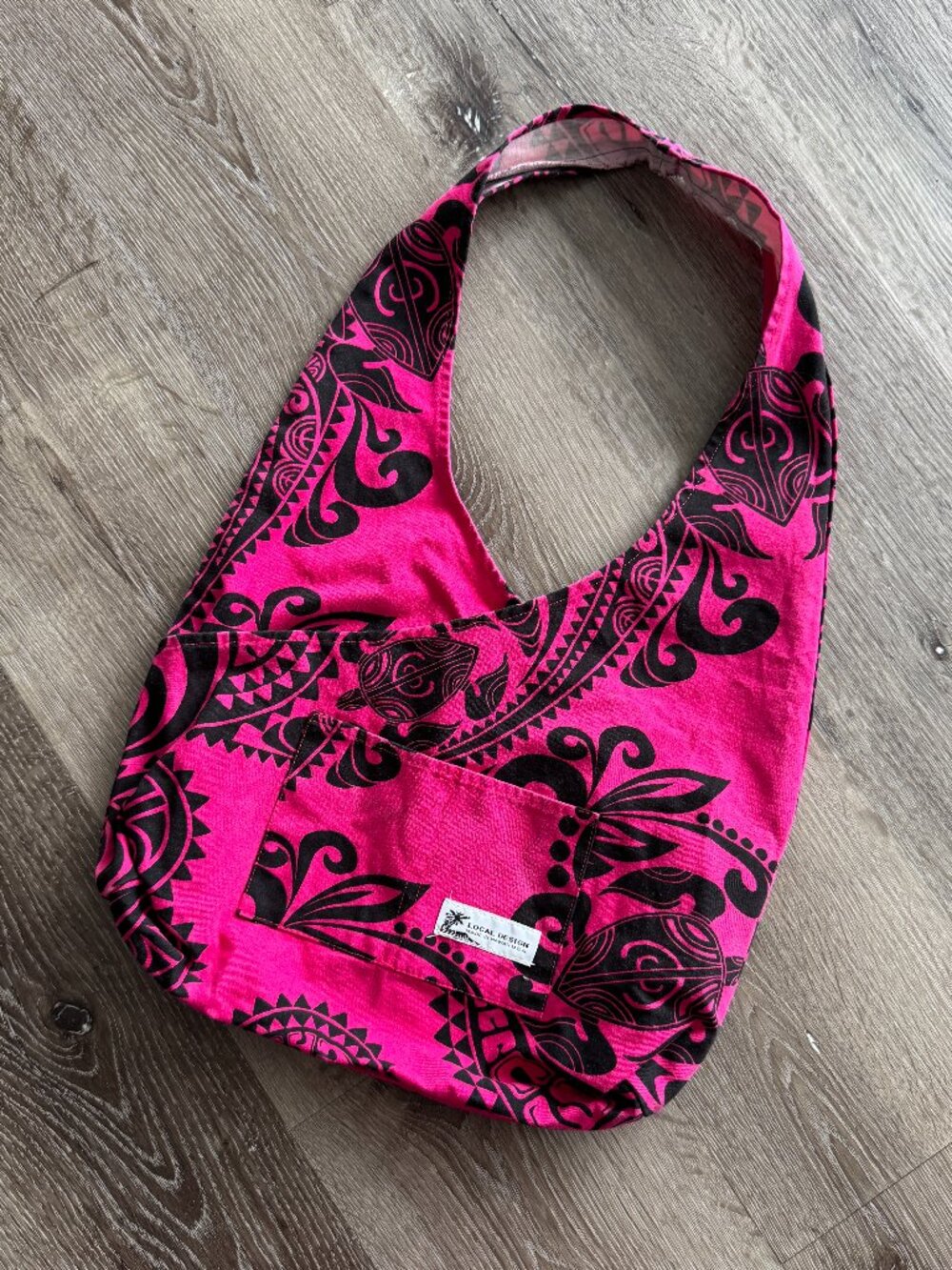 Local Design Made in Hawaii hot pink Polynesian floral tote shoulder bag / OS